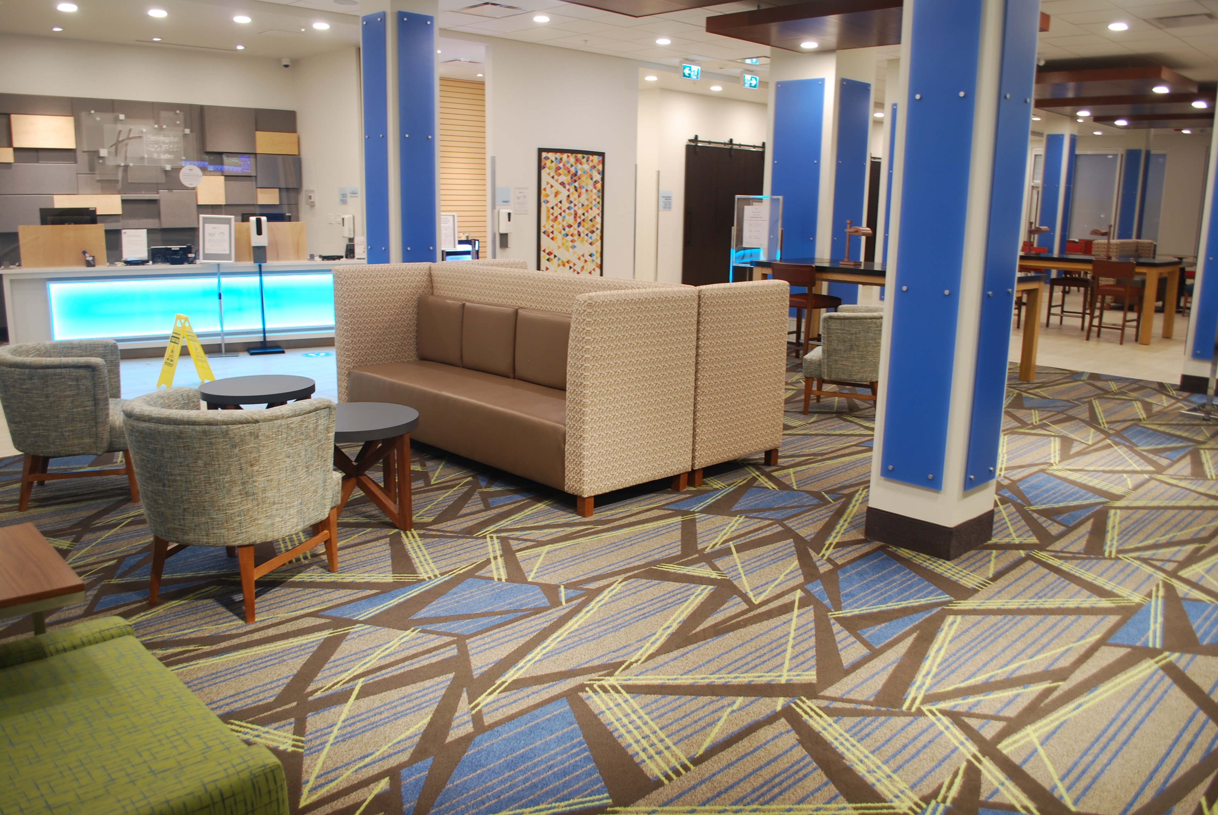 Holiday Inn Express Suites Edmonton N St Albert 52/72