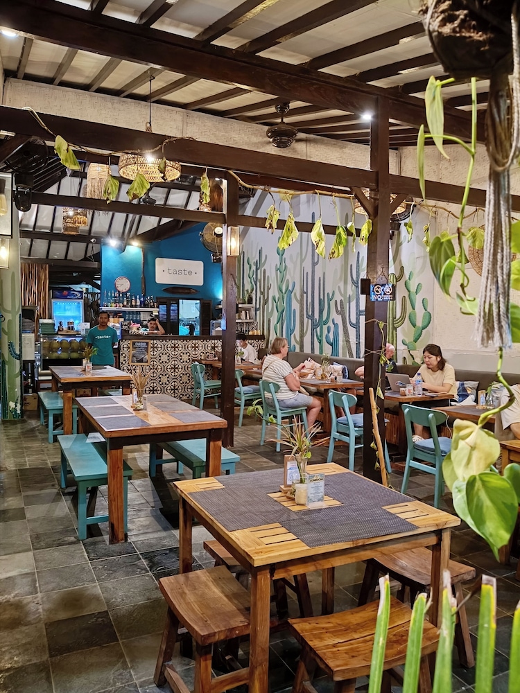 Bale Sampan Bungalows 49/64
