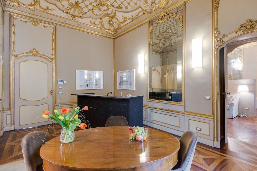 Palazzo Del Carretto Art Apartments 49/72