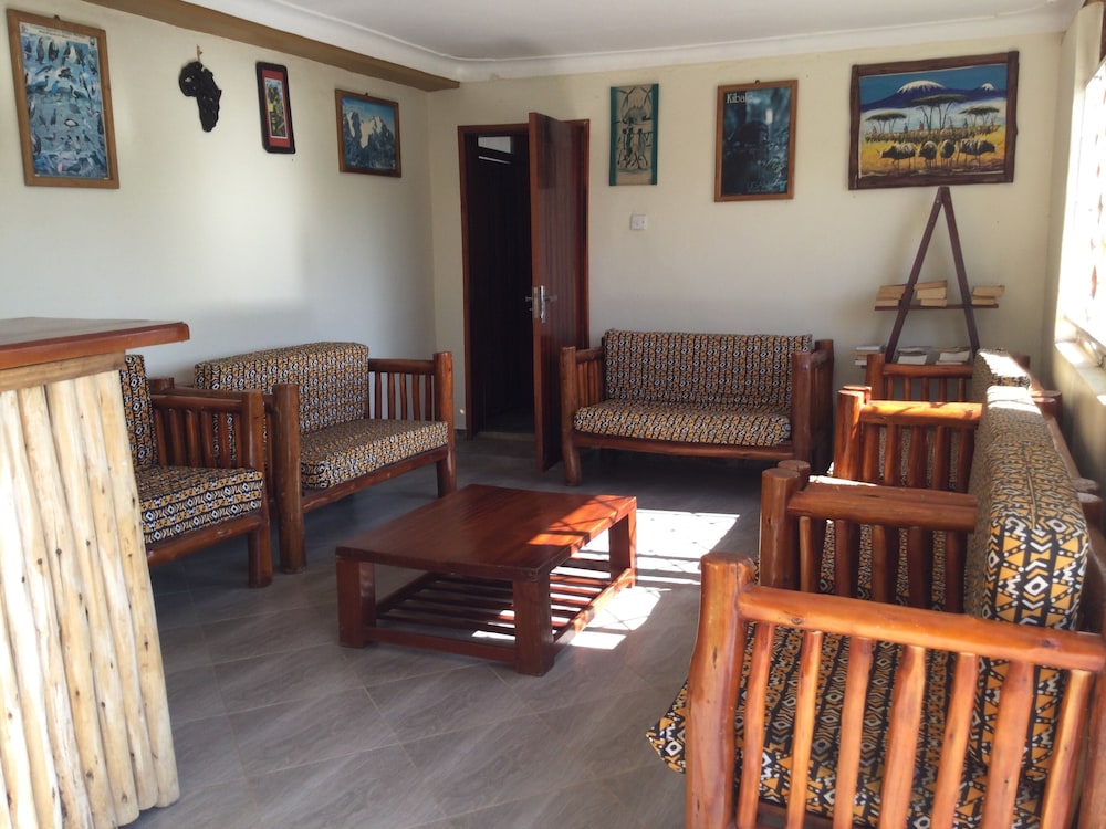 African Roots Guesthouse 19/47