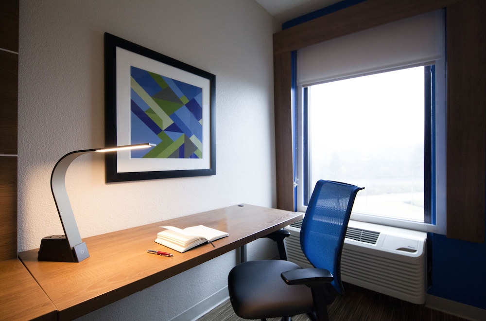 Holiday Inn Express & Suites Nashville - Brentwood I-65 40/40