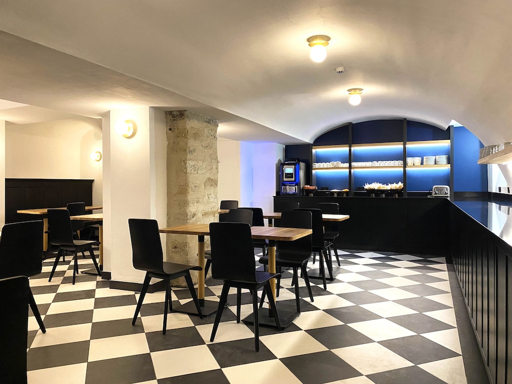 New Hotel Lafayette 22/25