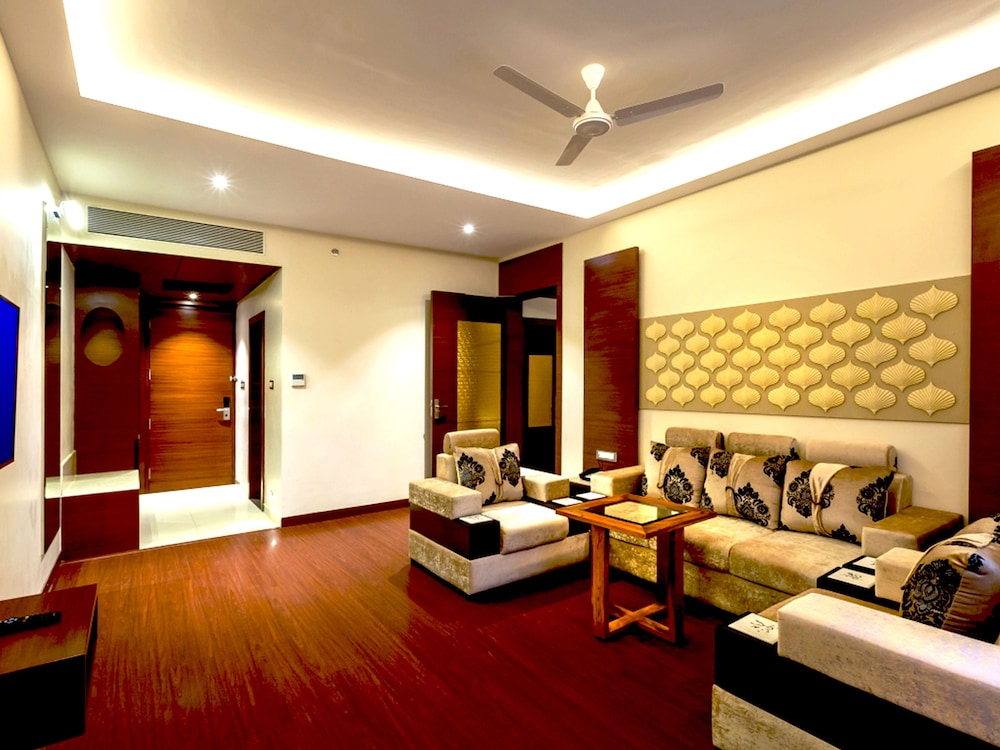 Hotel Kasturi Orchid 10/21