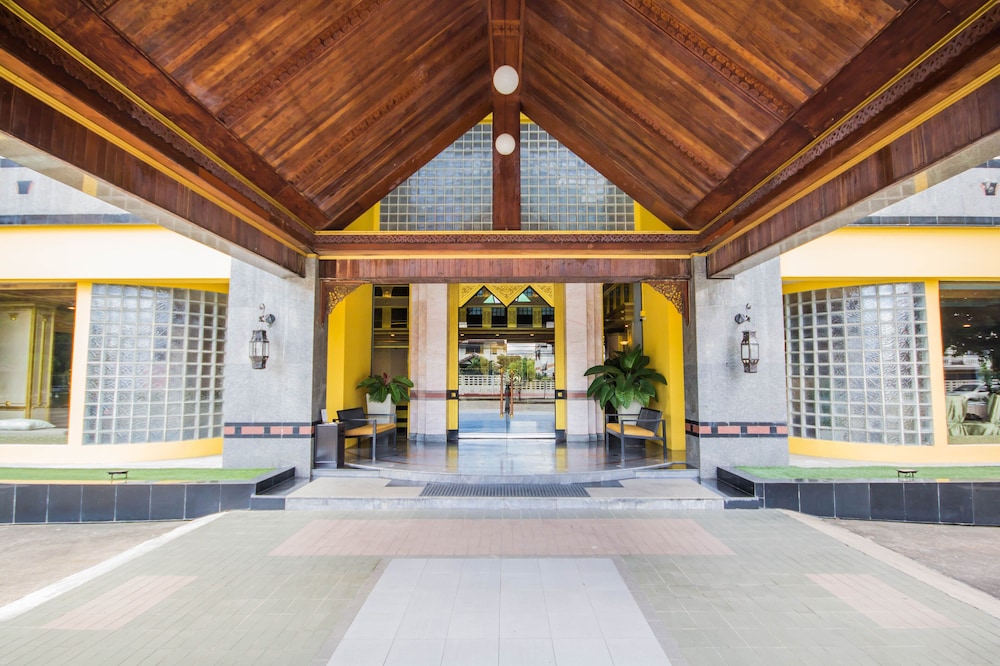 Tohsang Heritage Ubon Ratchathani Hotel 9/71