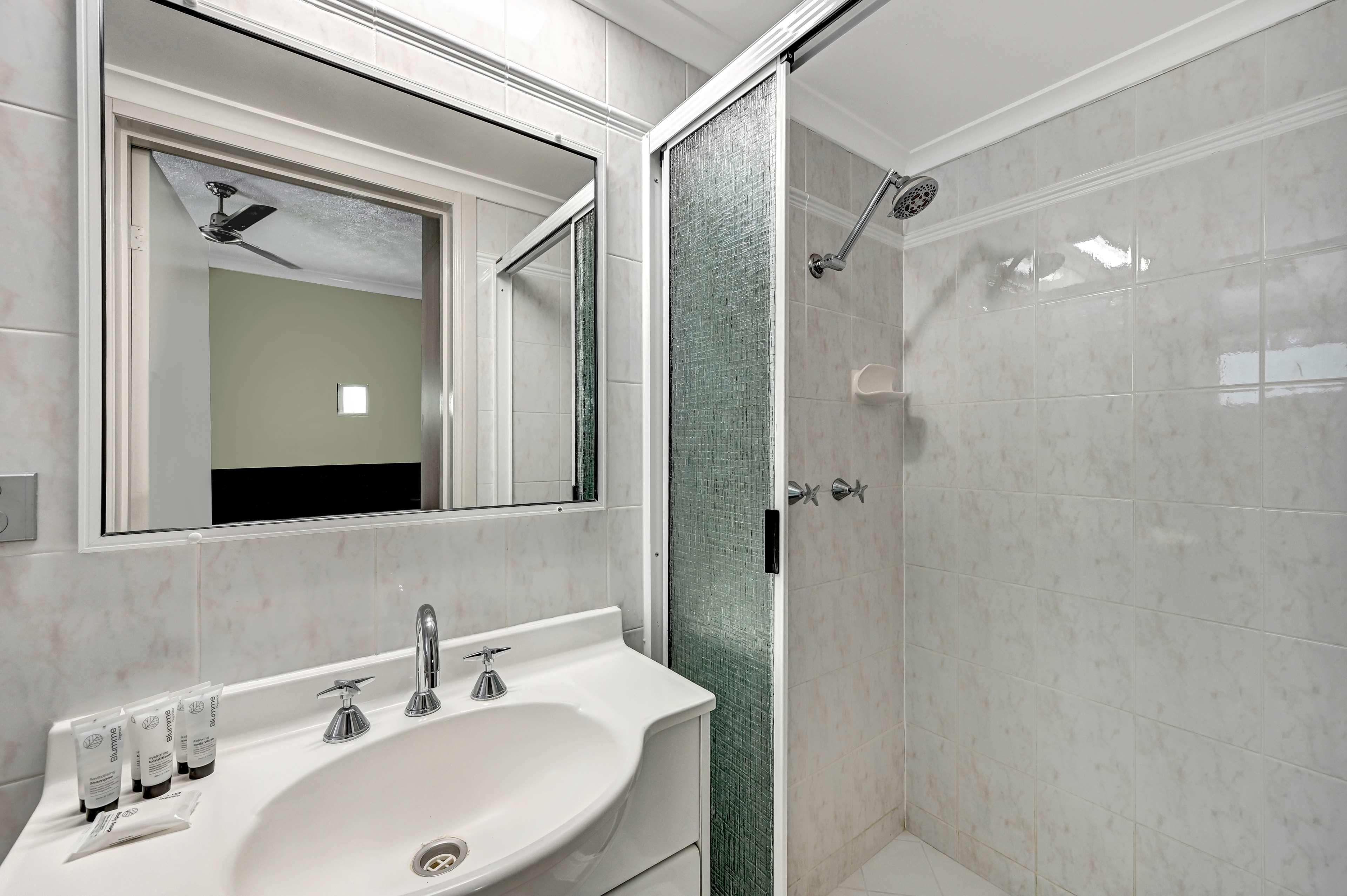 غرفة عائلية بأسرّة بطابقين، City Oasis Inn Townsville SureStay Collection by BW 4/4