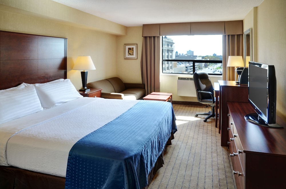 Holiday Inn Hotel And Suites Winnipeg Downtown 14/78