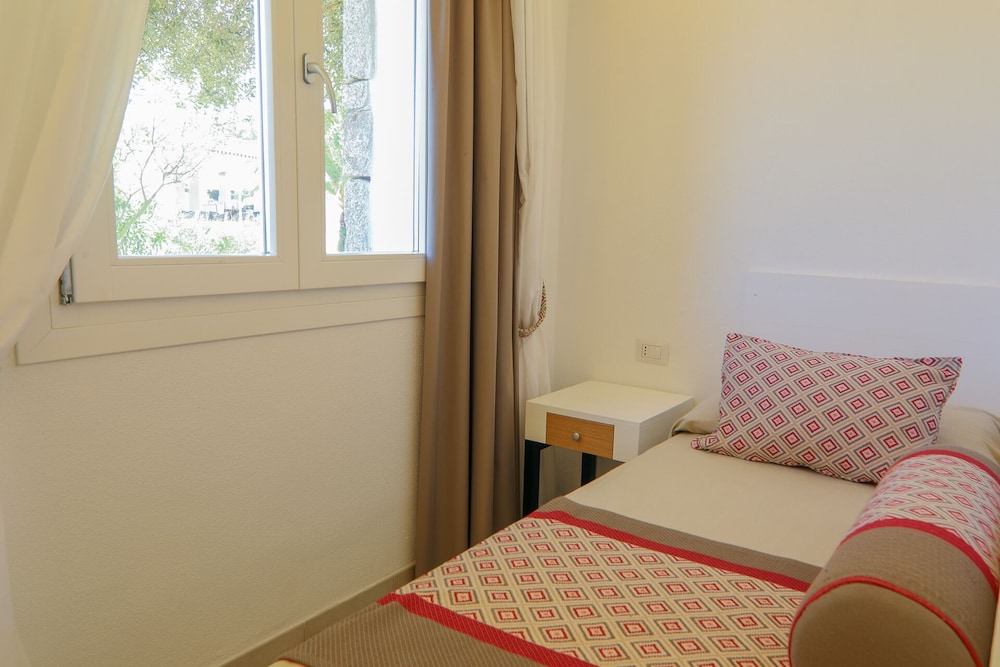 Limone Beach Resort 9/38