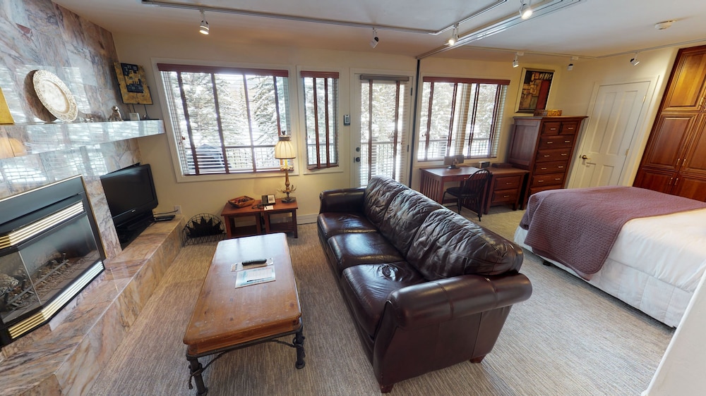 Manor Vail Lodge 23/50
