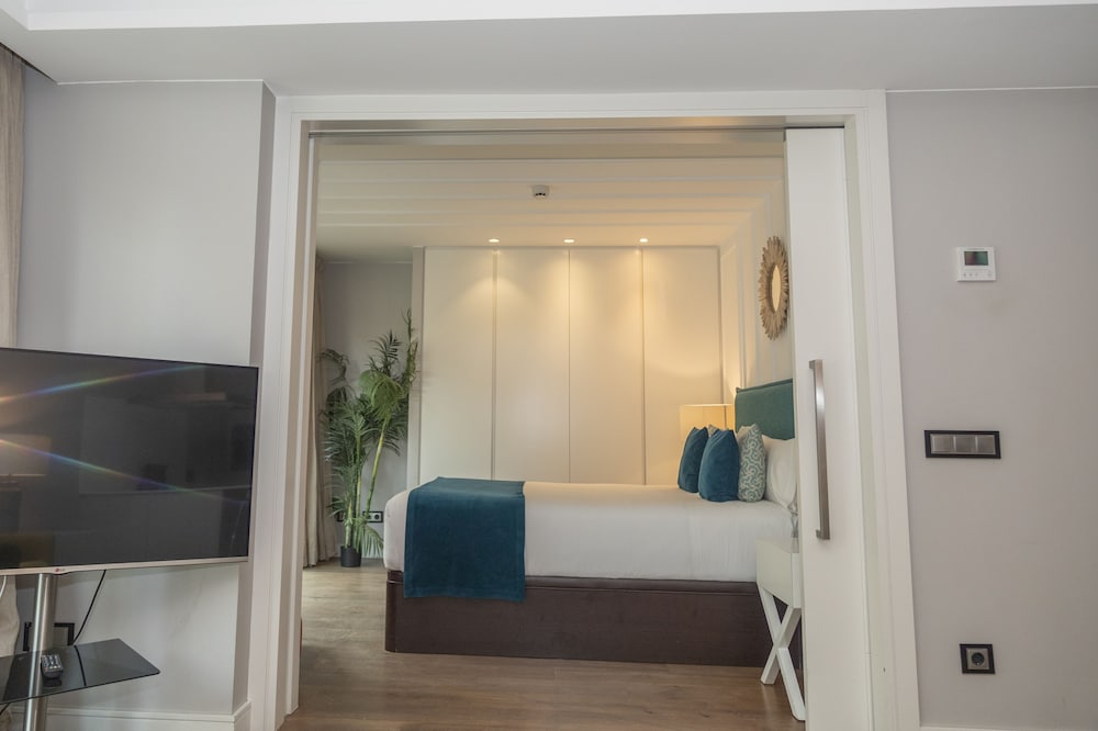 SmartRental Collection Gran Via Centric II 16/57