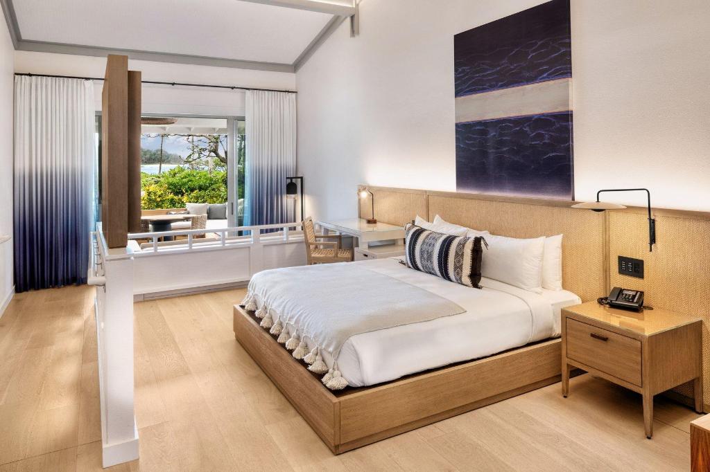 Bungalow, King Bed, Ocean Front, Sofa, Patio, Ground Floor