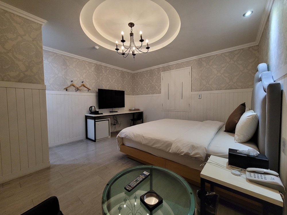 Hotel Tj 20/22