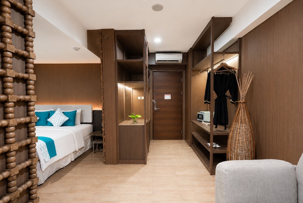 BEDROCK HOTEL 40/73
