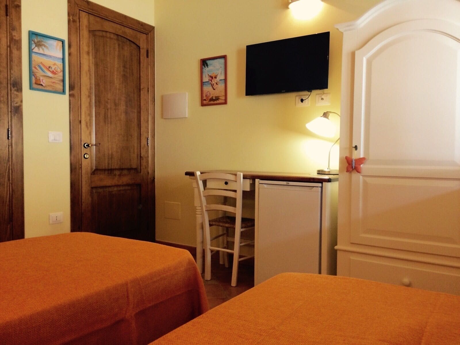 ROOM, TRIPLE