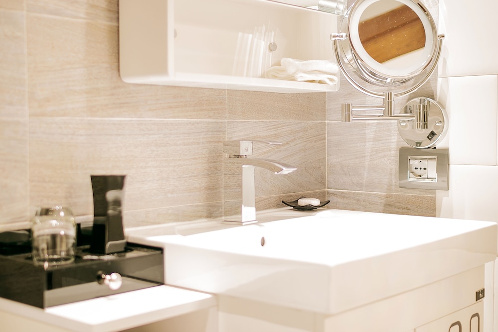 جناح تنفيذي بسرير كينج وسرير كوين بغرفتي نوم، Oak Plaza Suites 3/4