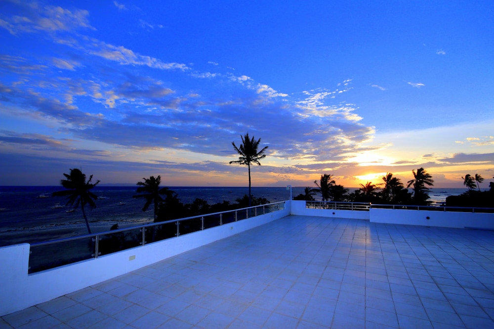 Bohol South Beach Hotel 72/74
