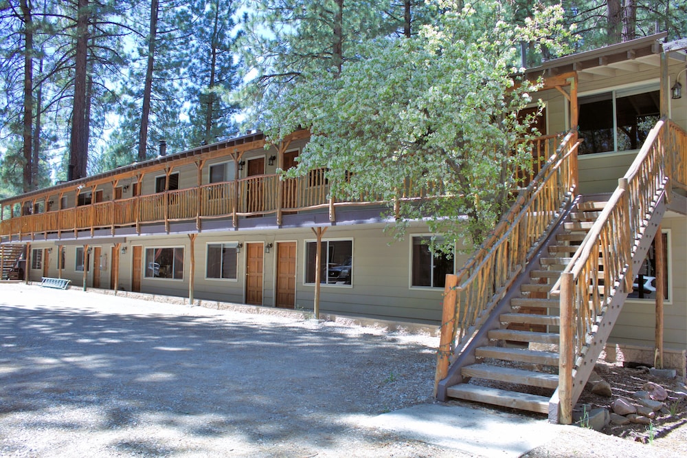 Goldmine Lodge 6/50