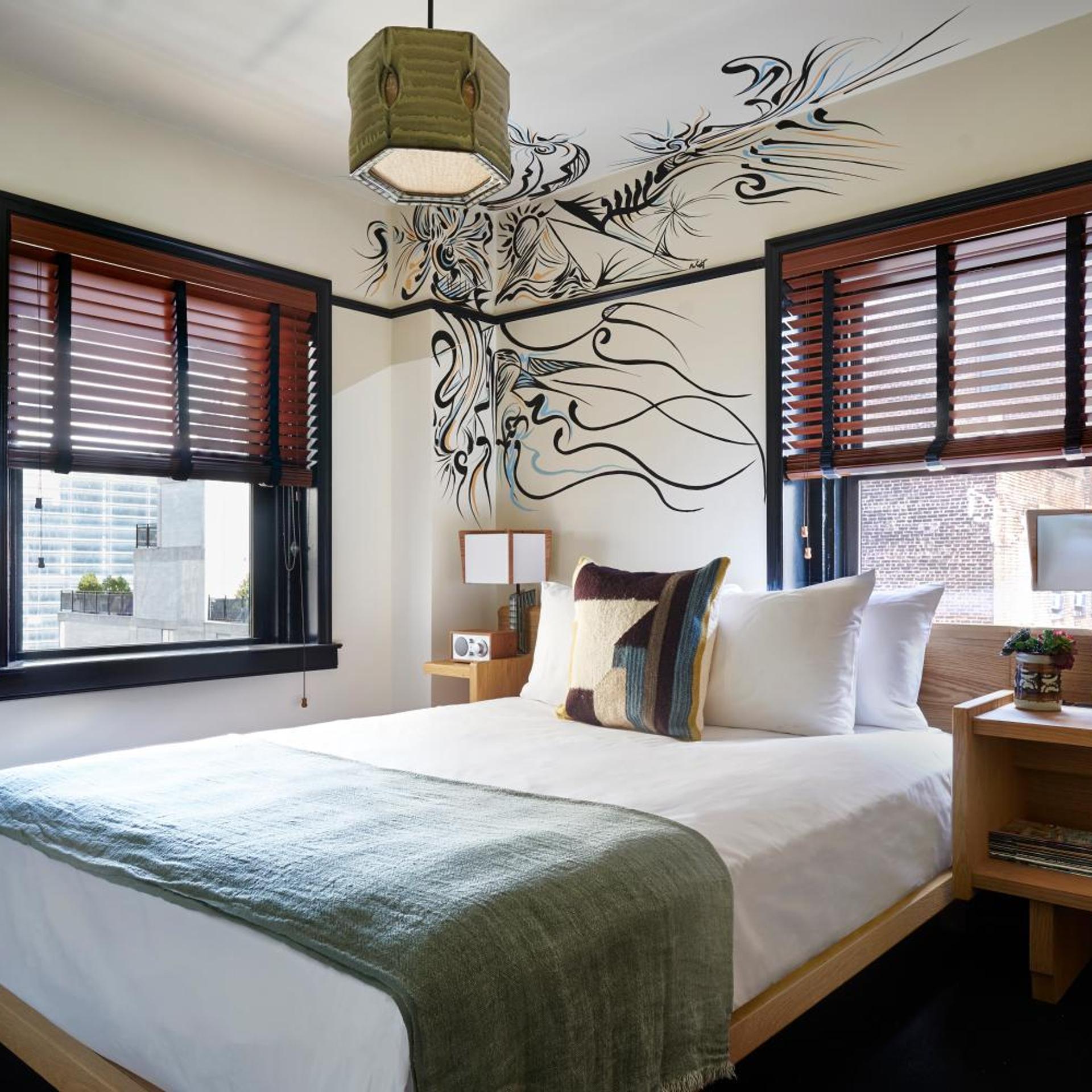 Studio, Queen Bed