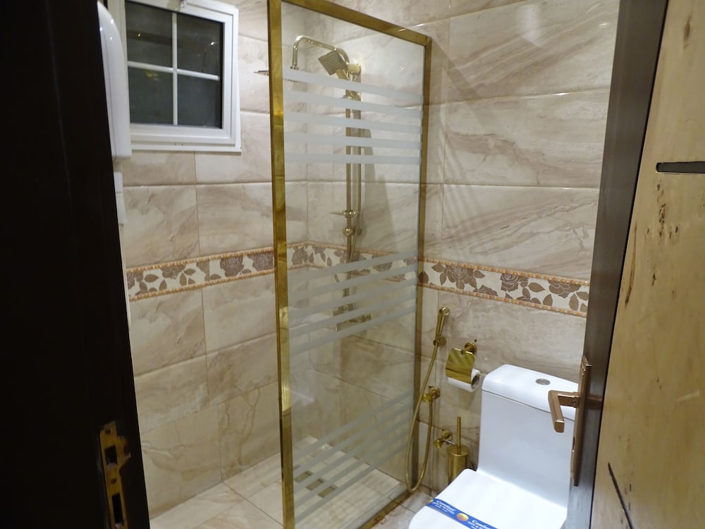 كومفورت إن أليرموك(Comfort Inn Al Yarmouk) 48/49