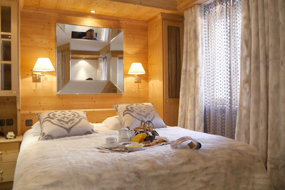 غرفة قياسية بسرير كينج، Hôtel Tsanteleina 4/9