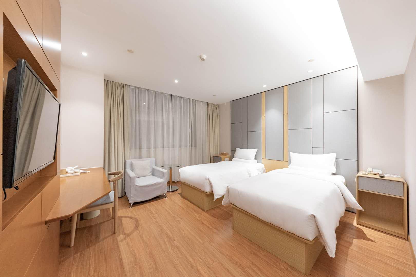Ji Hotel (Shanghai Jiayi Road subway station) 10/36