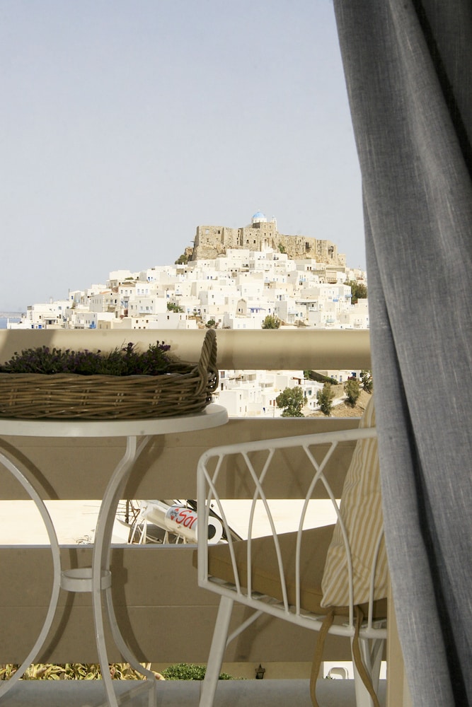 Anatoli Luxury Studios & Suites 4/50