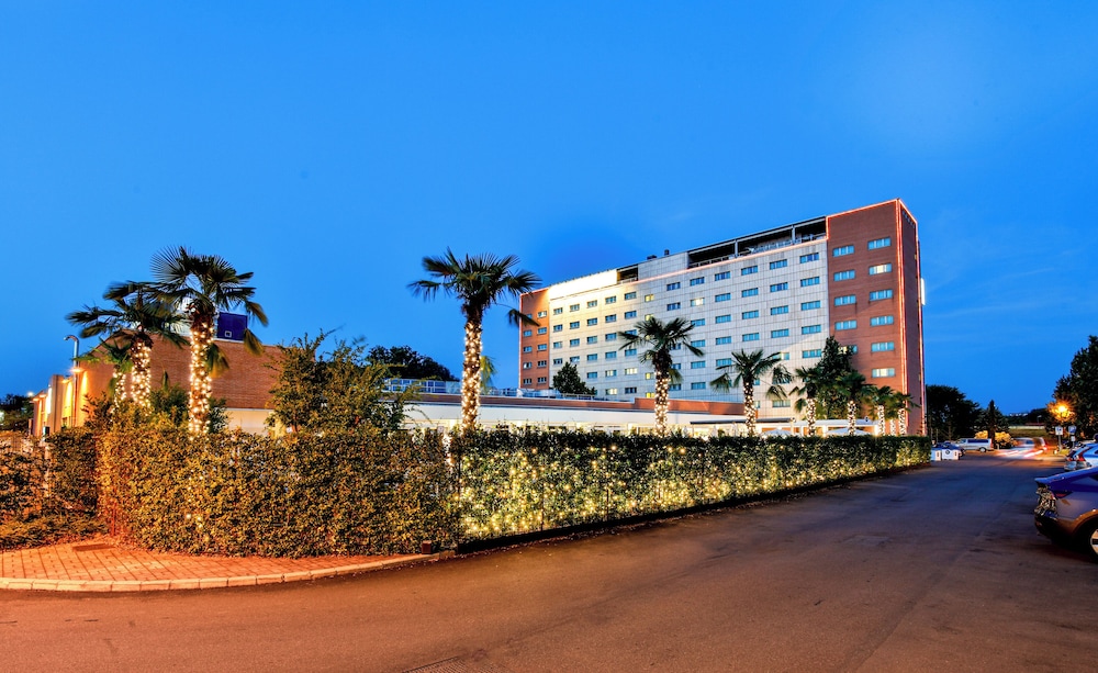 The Sydney (ex Novotel Bologna Fiera) 66/69