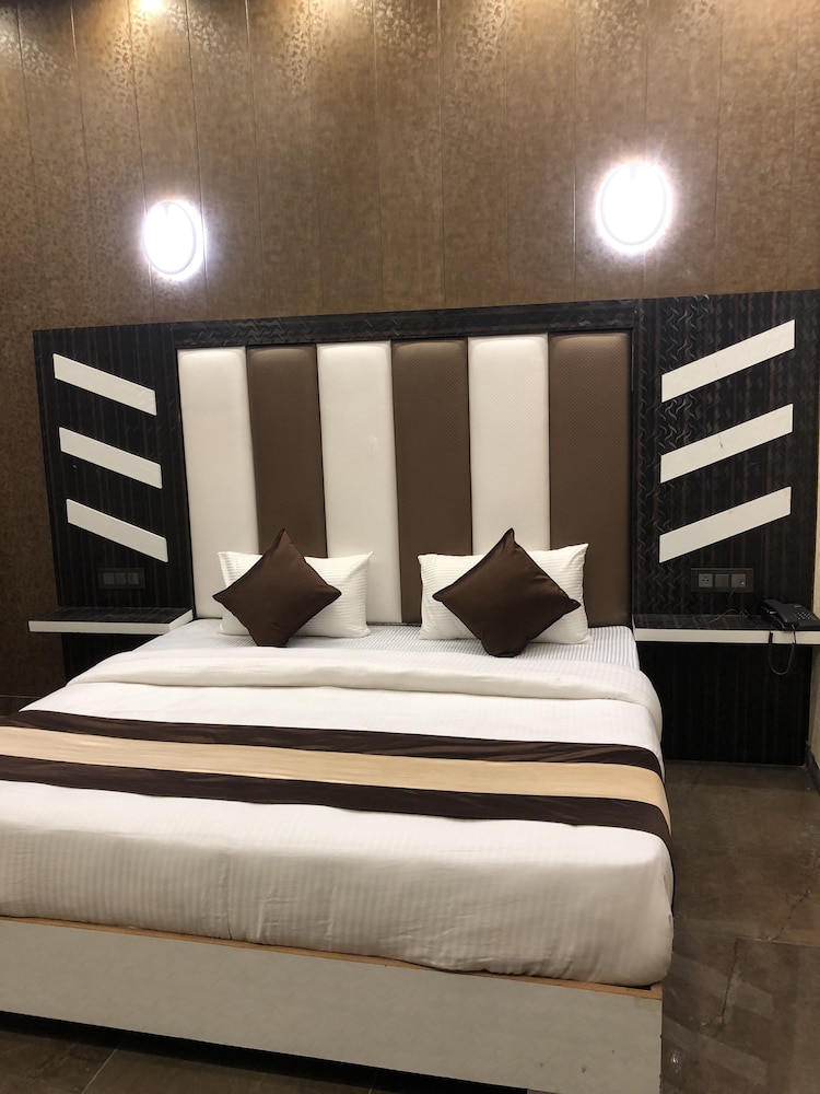 Hotel Pardesi 21/45