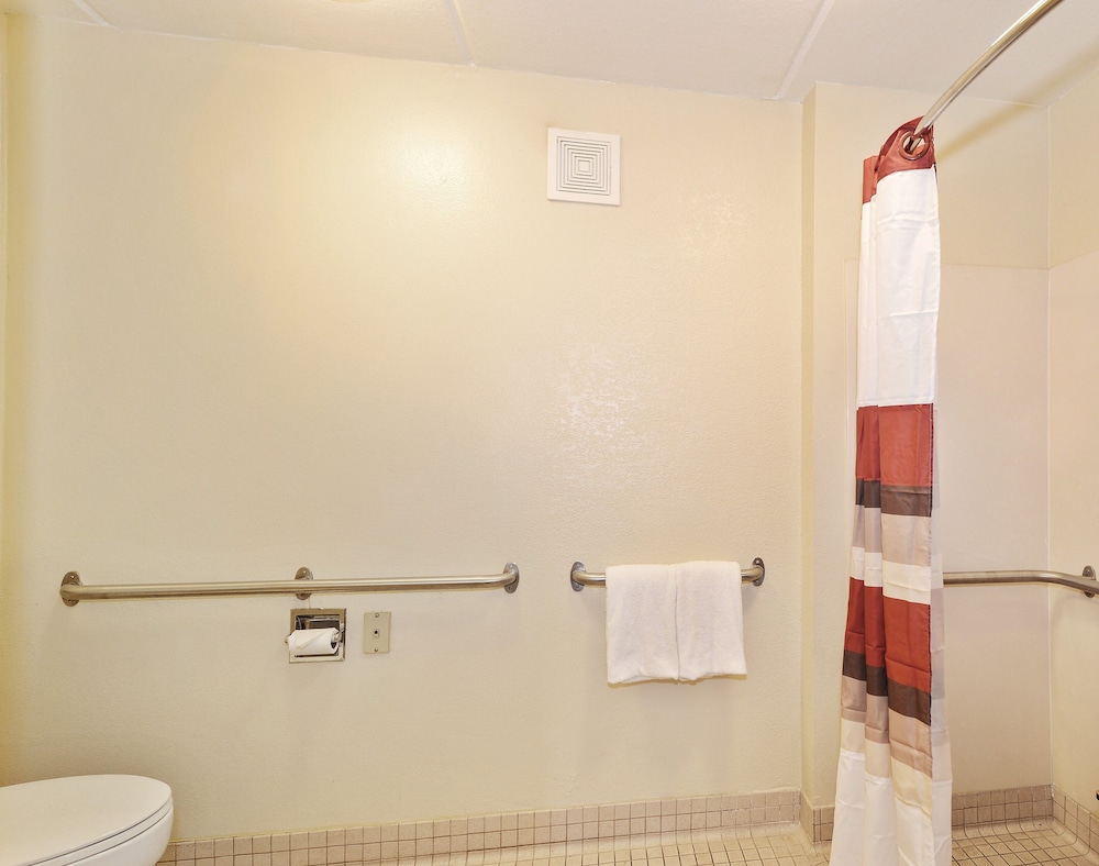 Red Roof Inn Akron South 12/24