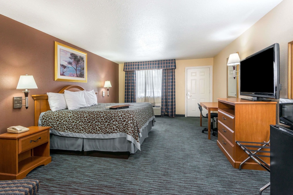 Days Inn by Wyndham New Braunfels 17/33