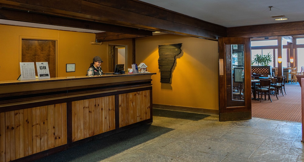 The Black Bear Lodge 3/40