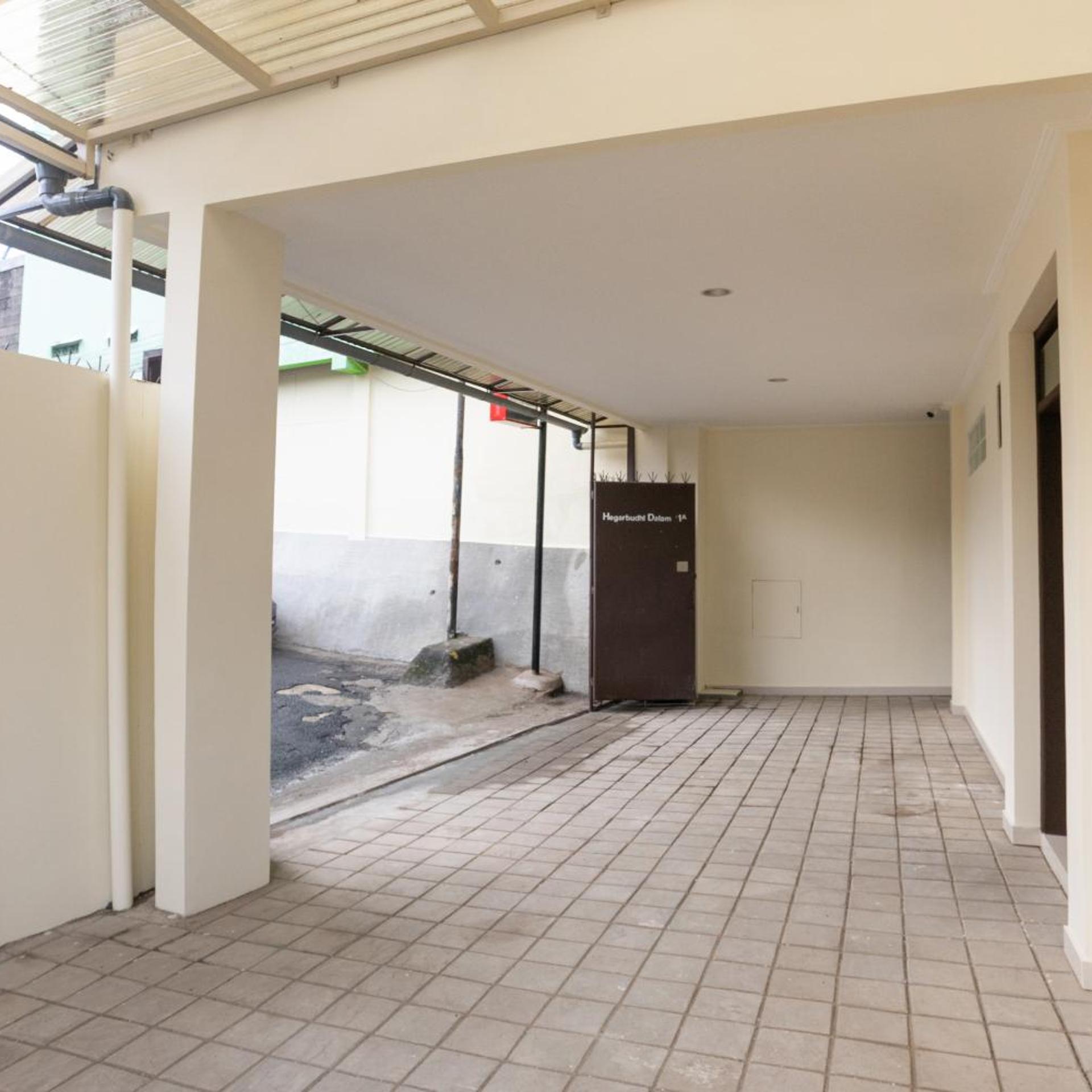Hotel O Hegarbudhi Residence 42/49