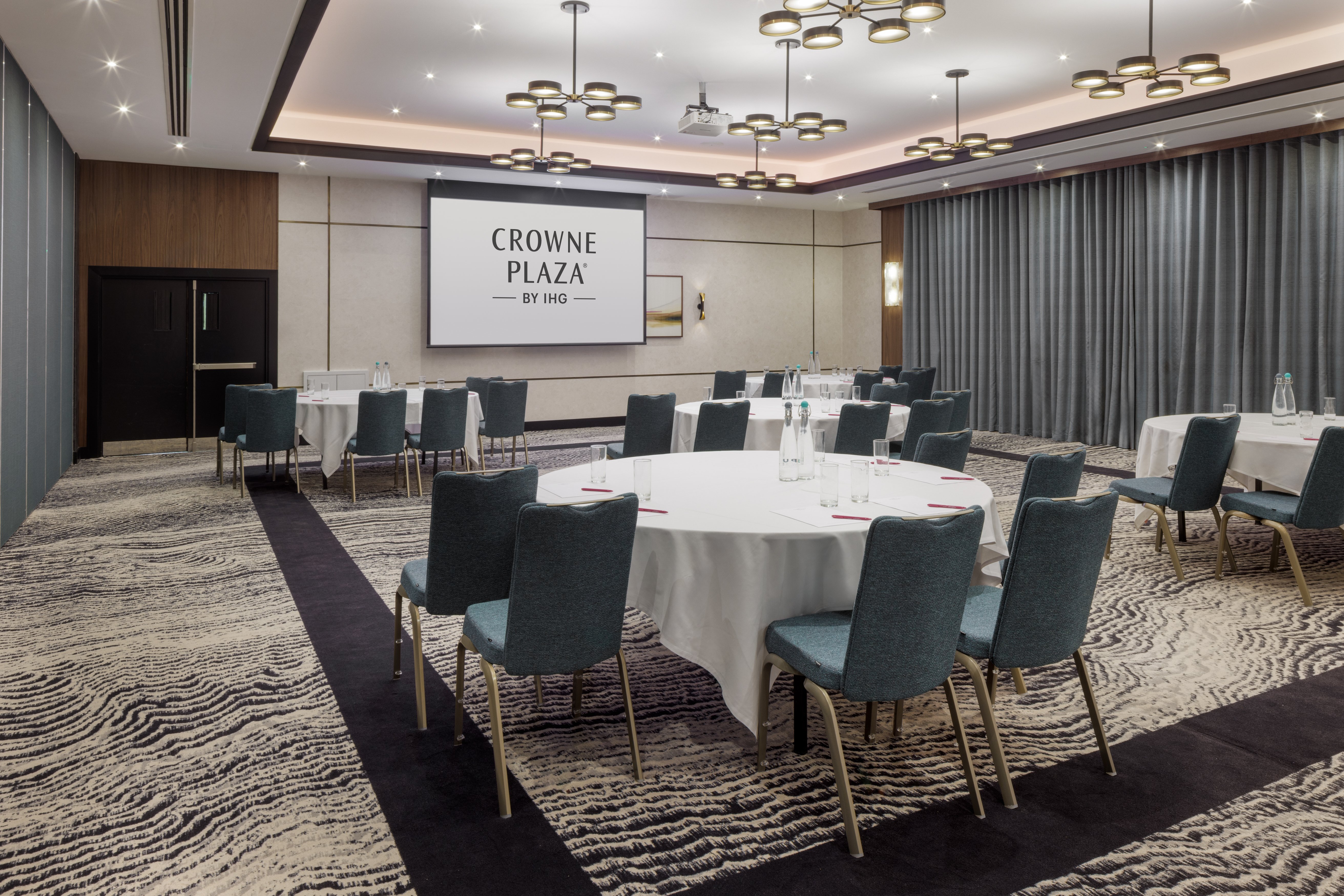 Crowne Plaza London Gatwick Airport 79/83