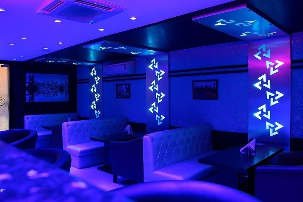 HOTEL SOFTEL PLAZA 48/50
