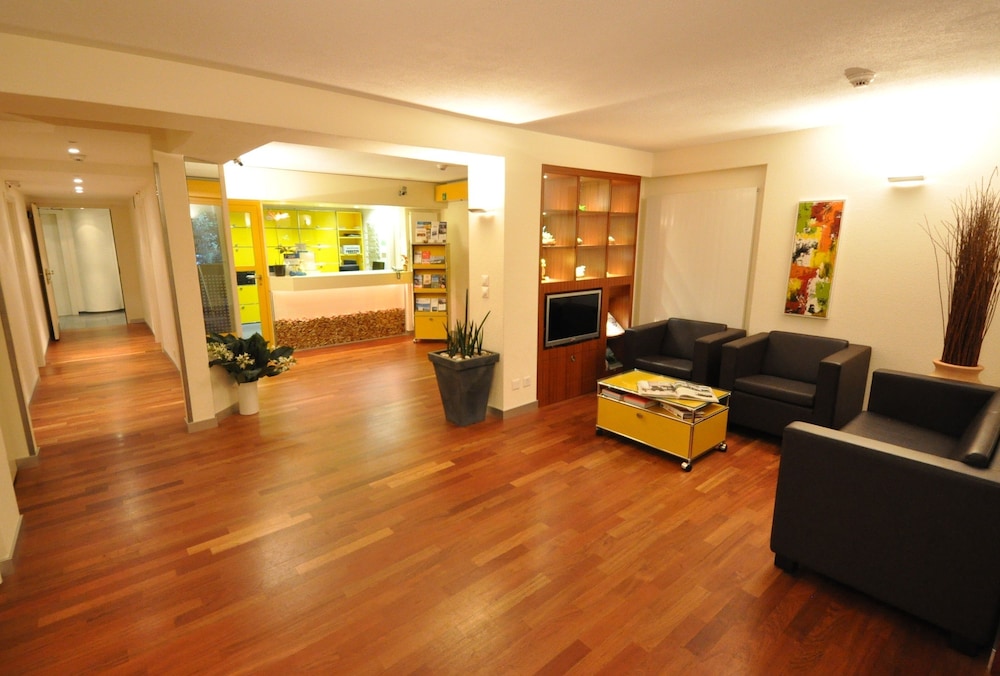 Felmis Hotel 33/37