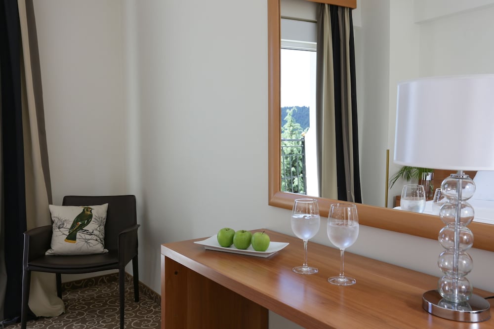 HOTEL CHLOE 50/50