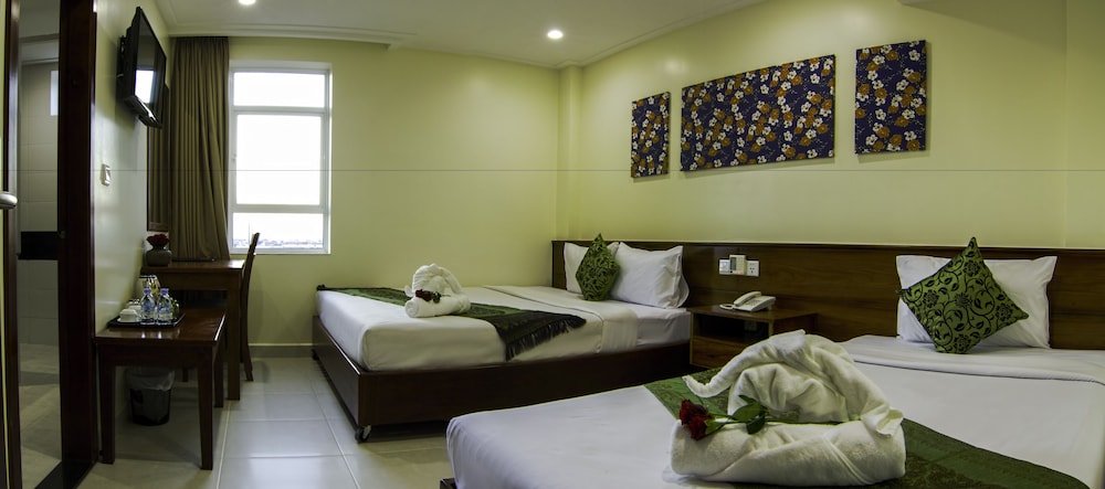 Rose Emerald Hotel 34/63