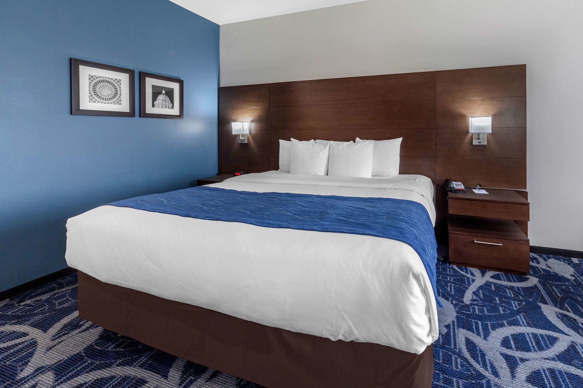 ROOM, KING BED, ACCESSIBLE