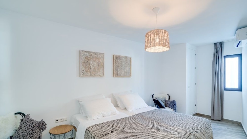 2 Bedrooms, Deluxe, Apartment, 2 Queen Beds, Sea View, Sofa