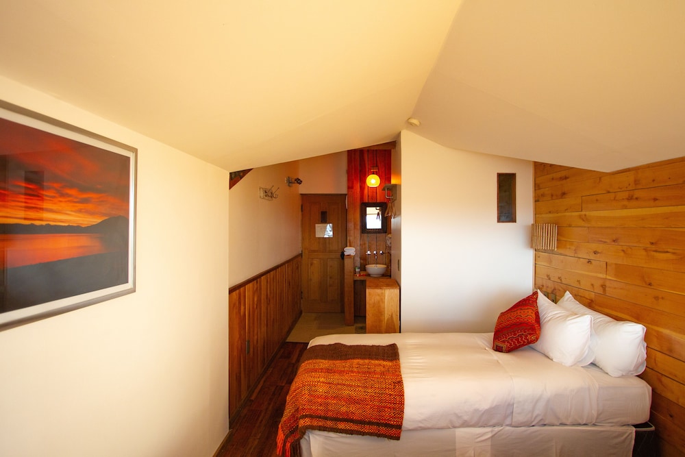 Weskar Patagonia Lodge 11/44
