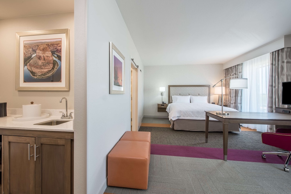 Hampton Inn and Suites Phoenix East Mesa 19/36