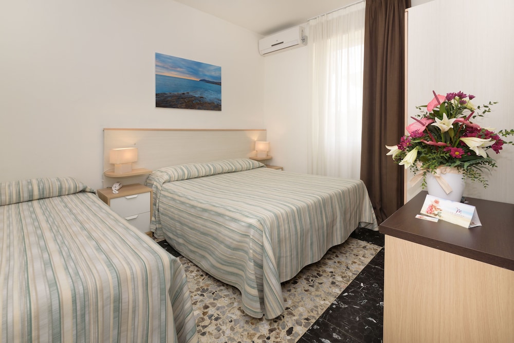 Hotel La Marina 21/63