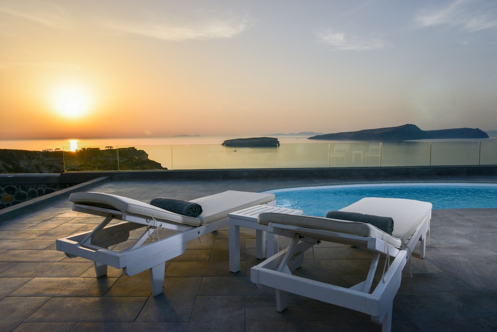 Our Villa Santorini 54/59