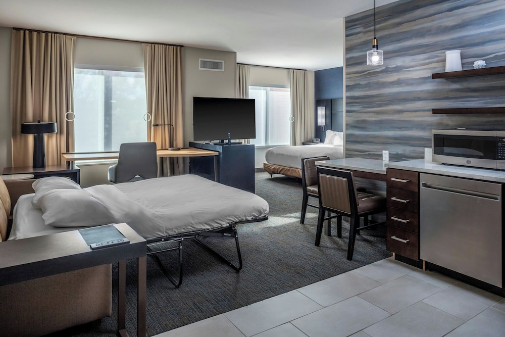 Residence Inn by Marriott Detroit Sterling Heights 26/34