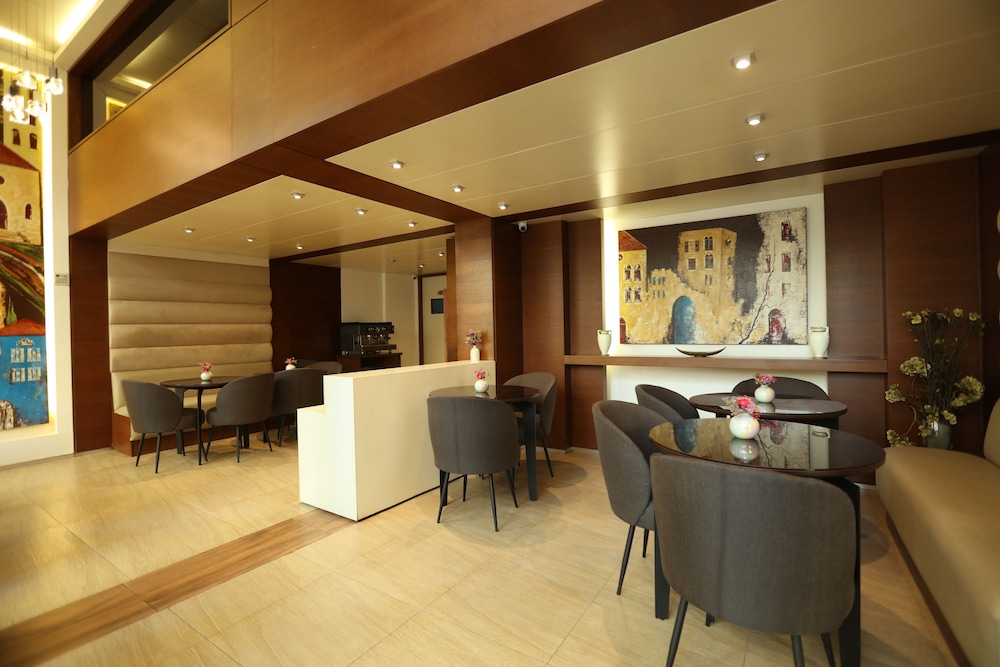 Britannia Suites 27/37