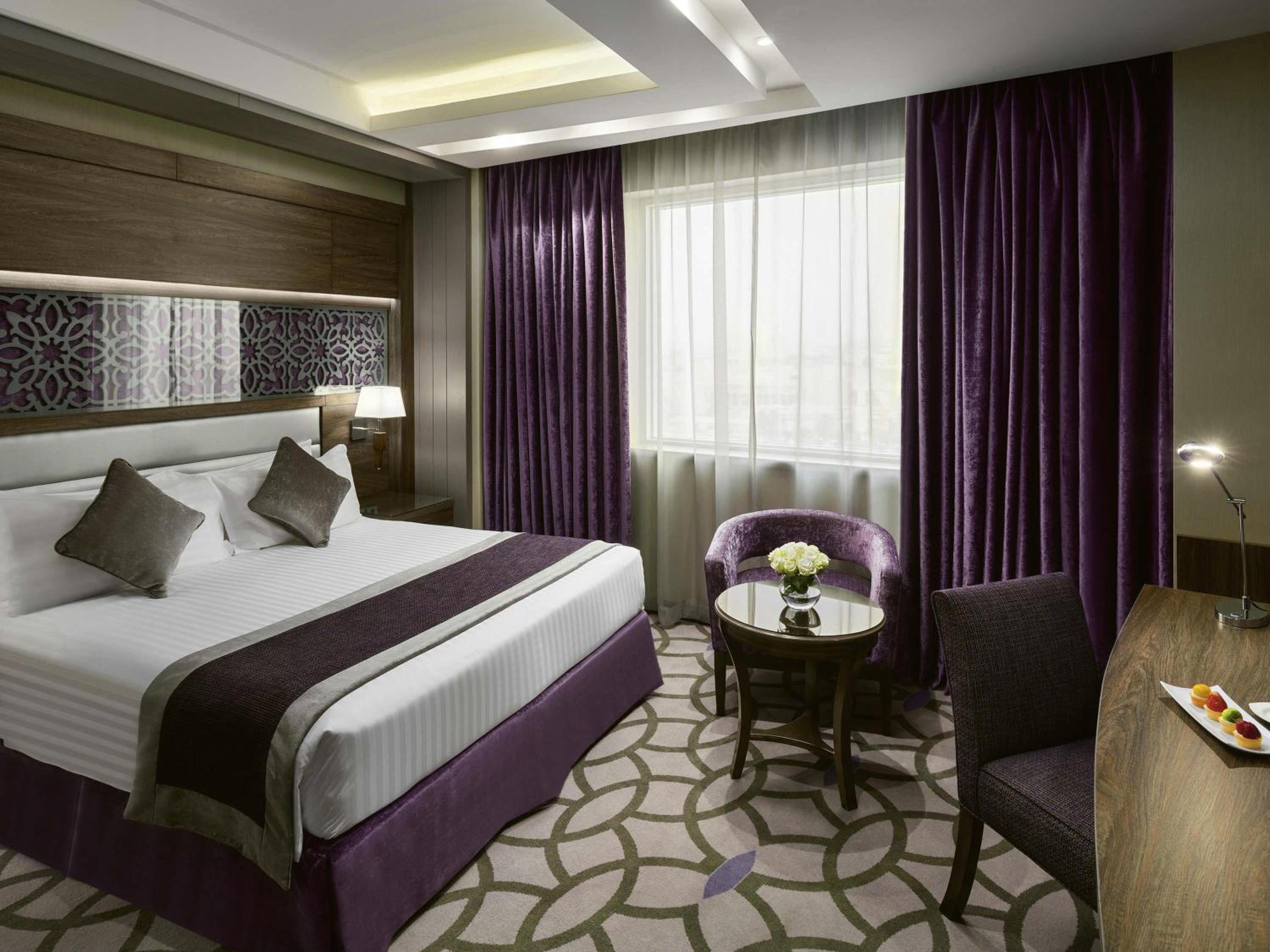 Diplomat, Suite, King Bed