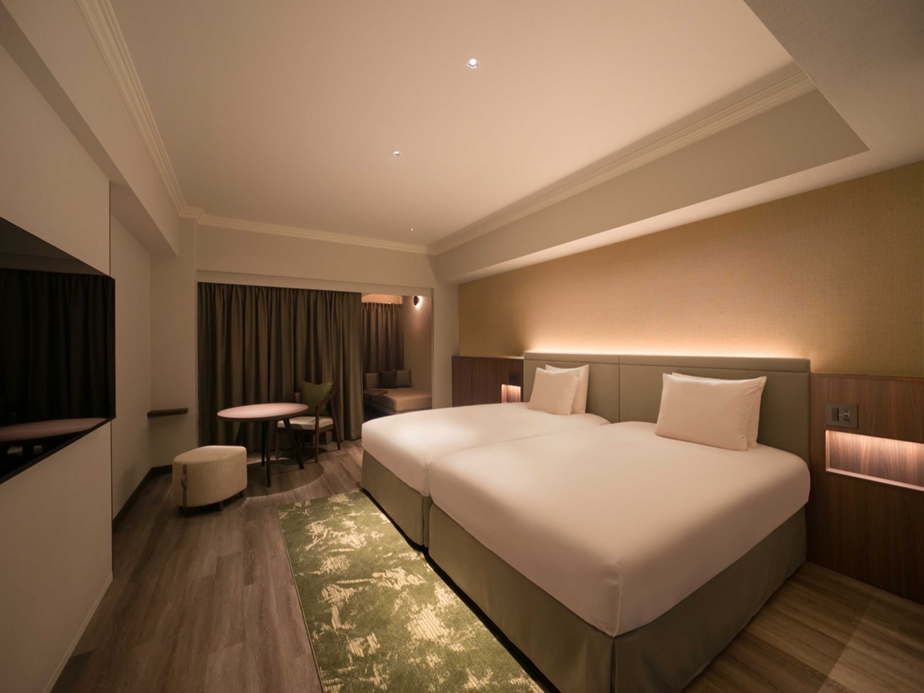 New, Room Assigned on Arrival, Twin Beds, High Floor