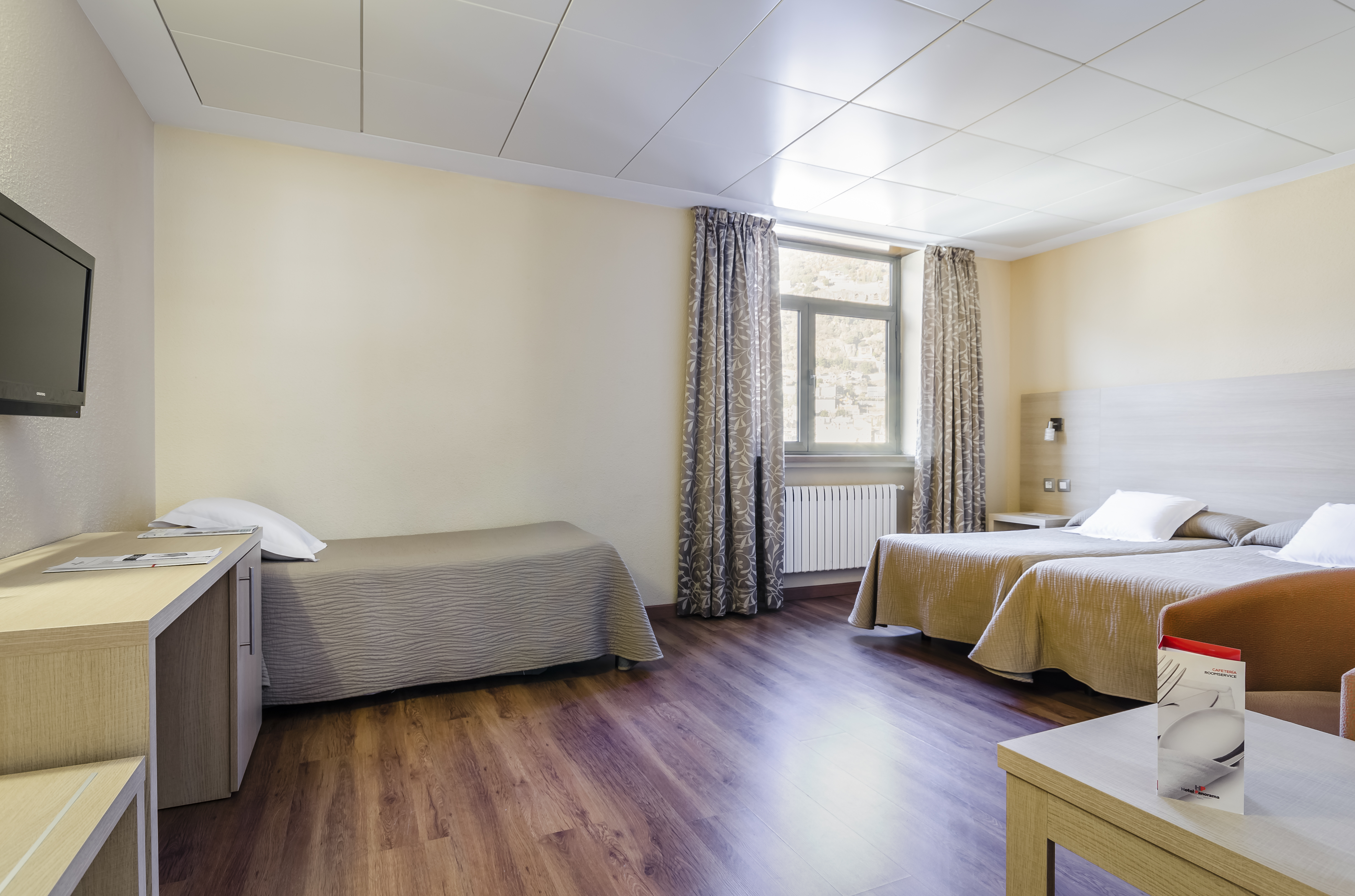 Room, Triple, Valley View