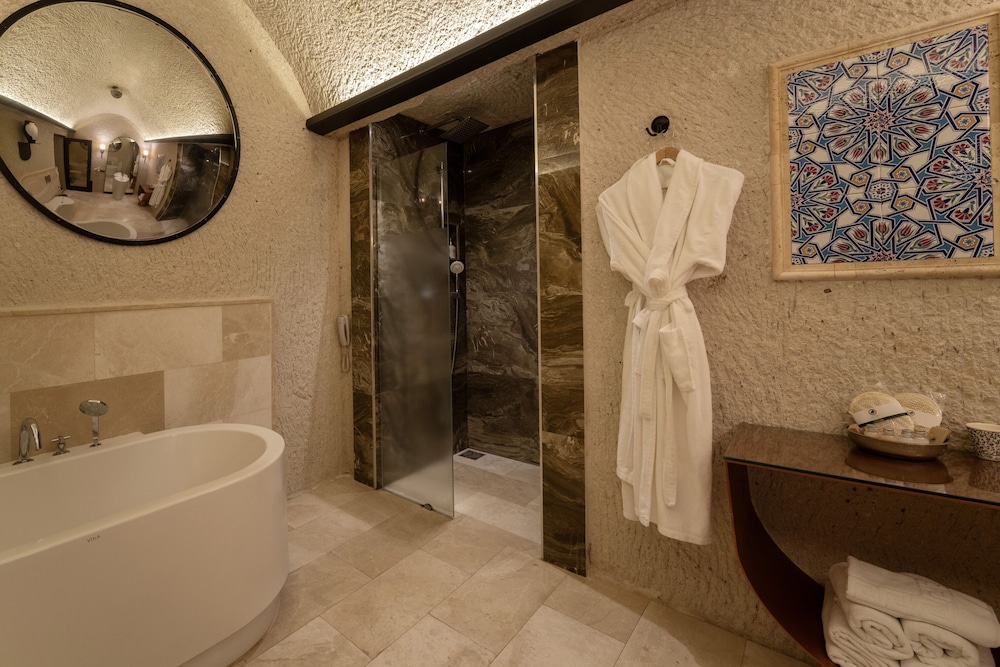 Artemis Cave Suites 57/64