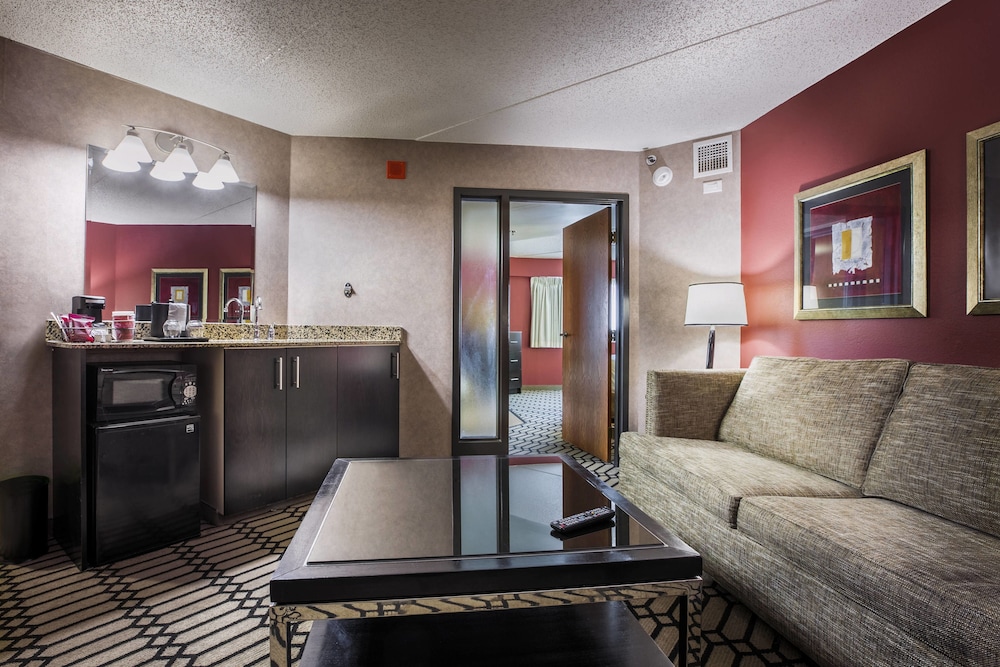 Delta Hotels By Marriott Fargo 28/53