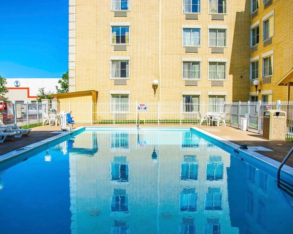 Quality Inn & Suites CVG Airport 3/30